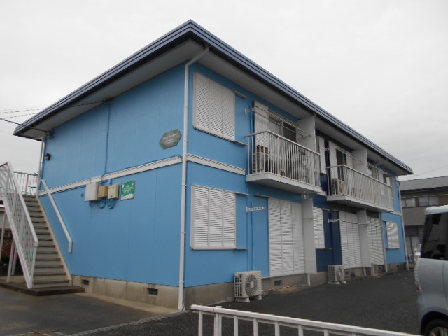 青が特徴の2DKアパート！