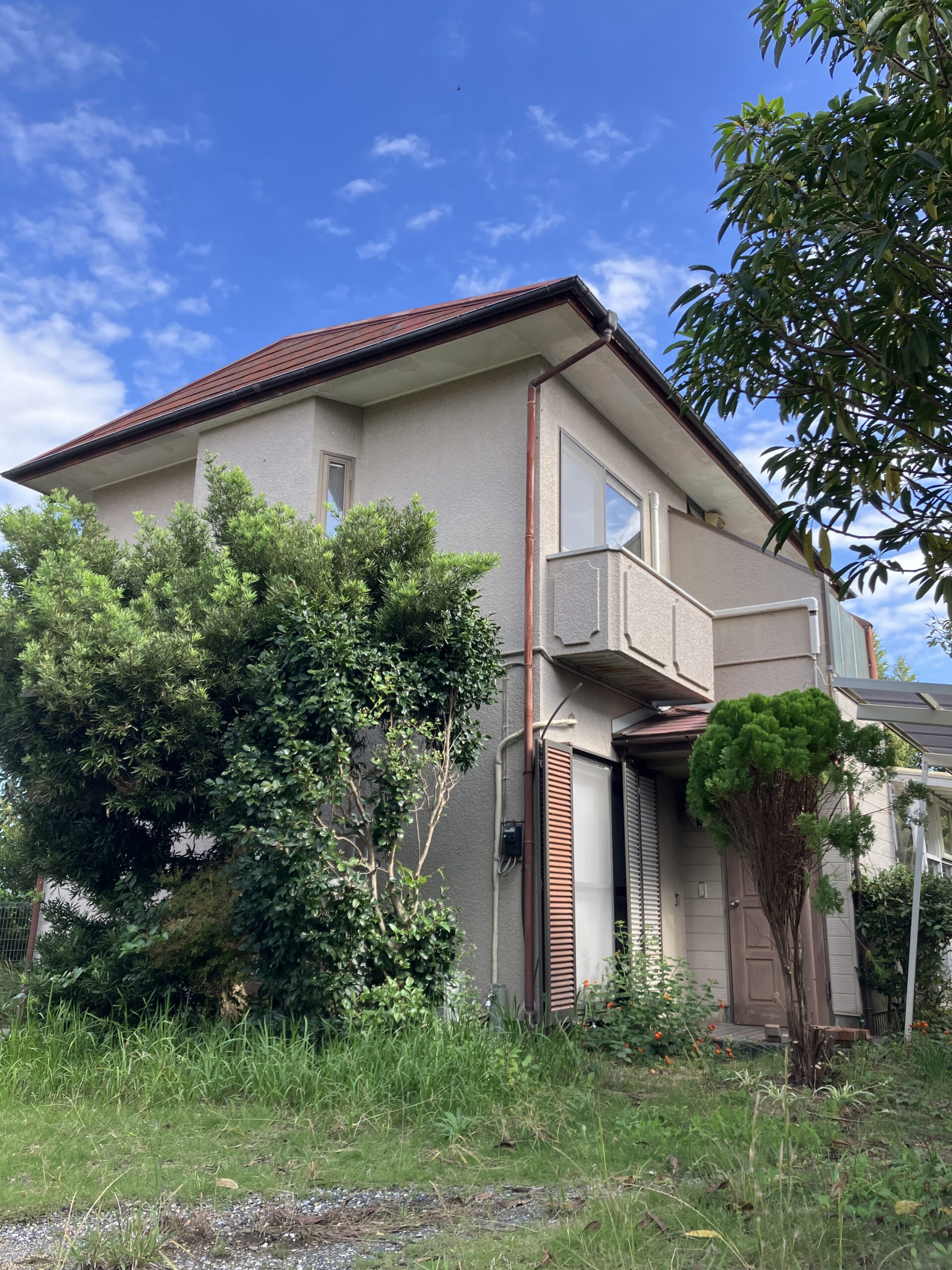 2階の窓から見える海♪ウッドデッキのあるアウトドアな暮らしはいかが？