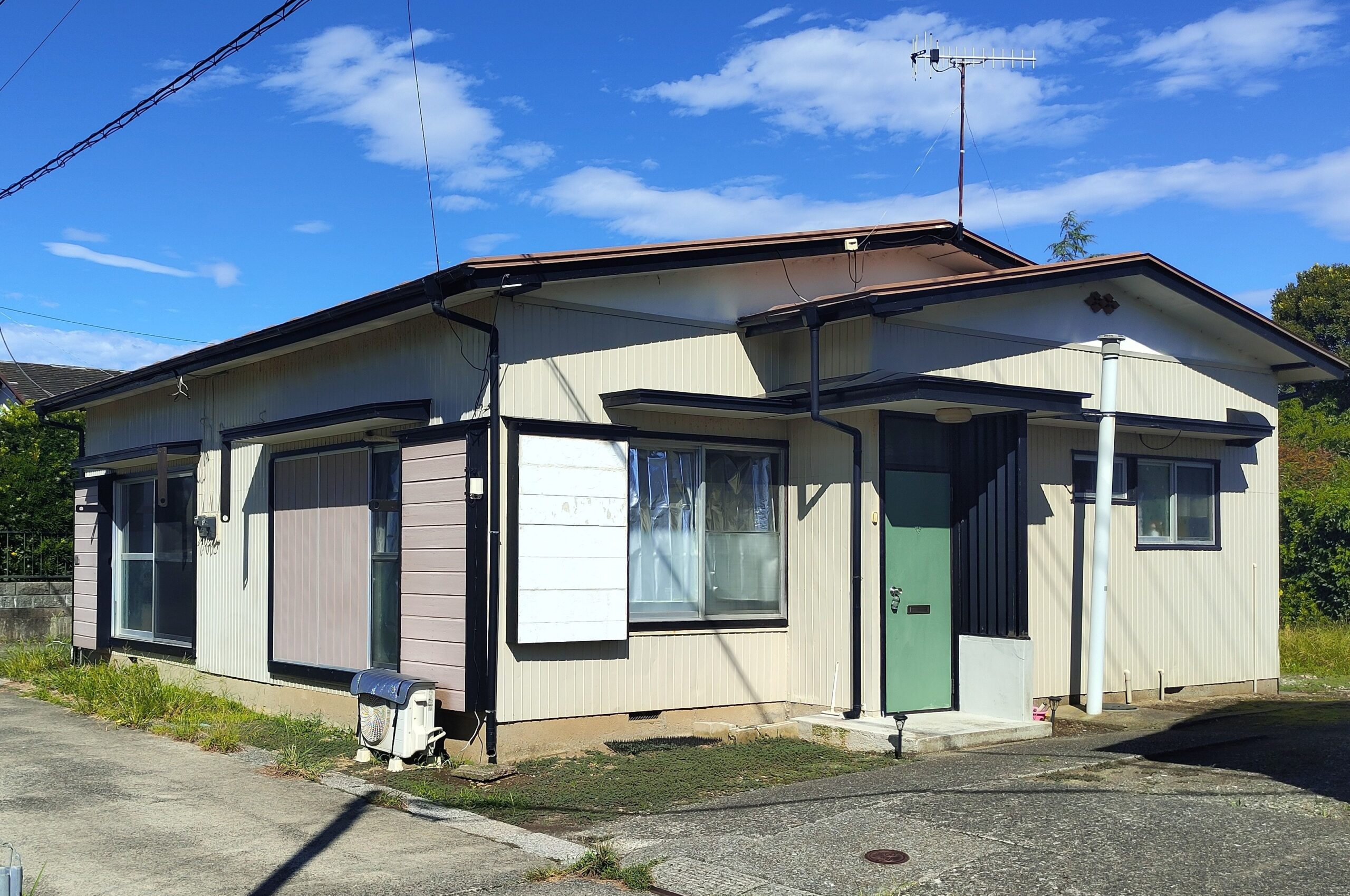 ちょっと昭和なテラスハウス♪オーナーチェンジ物件、海の街で大家さんになりませんか？