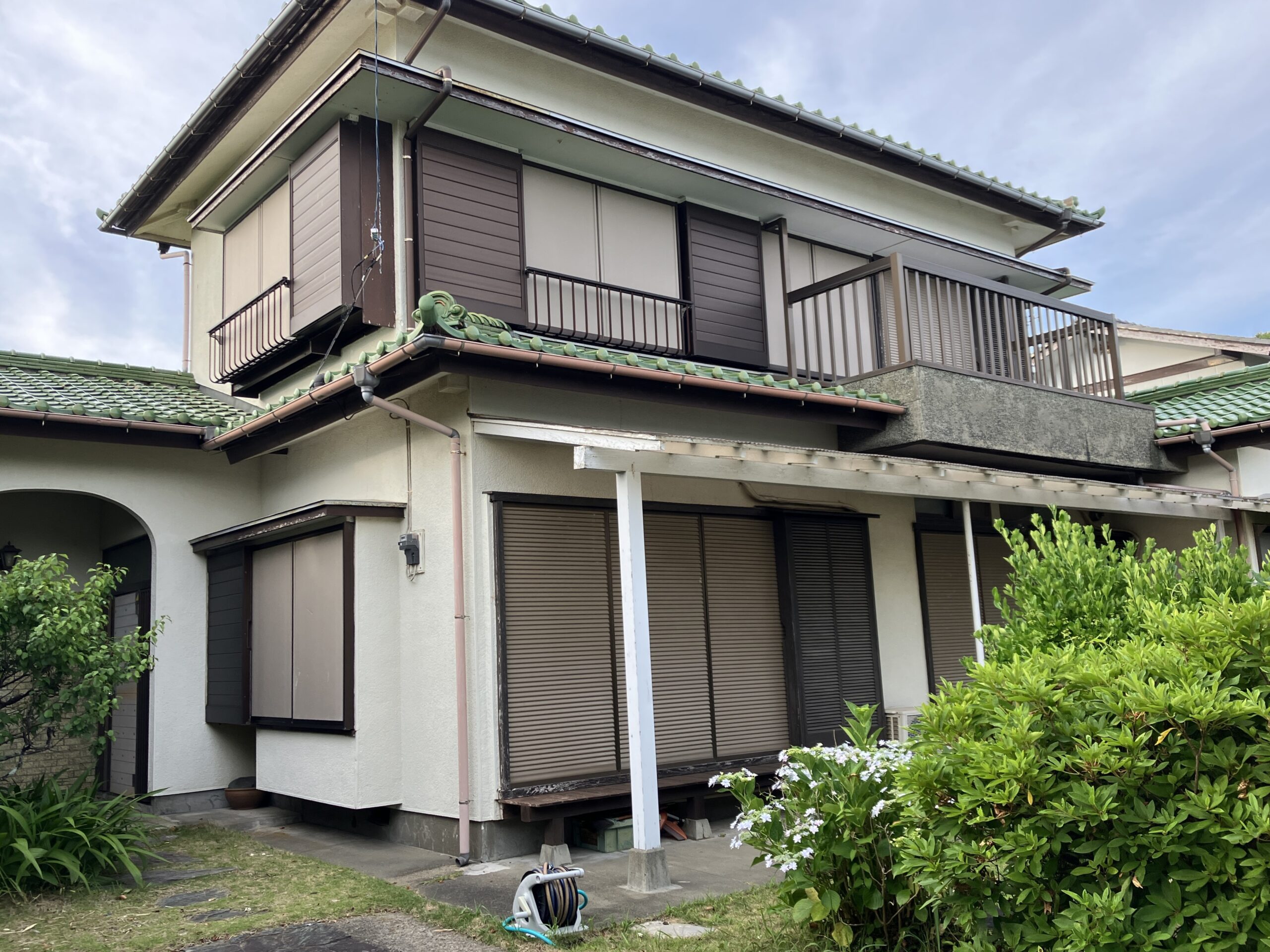 緑の屋根が映える7LDK。
リノベーションで、この家に新たな命を吹き込みませんか。
